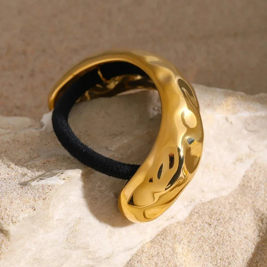 SARA7384- Hammered Arch Pony Cuff Gold